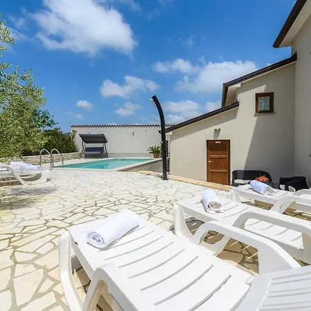 Holiday home Awesome In Nova Vas With Kitchen *