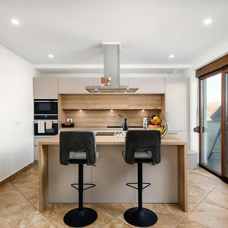 Awesome In Nova Vas With Kitchen Holiday home *