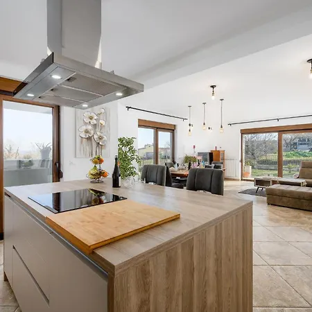 Awesome In Nova Vas With Kitchen * Nova Vas (Brtonigla)