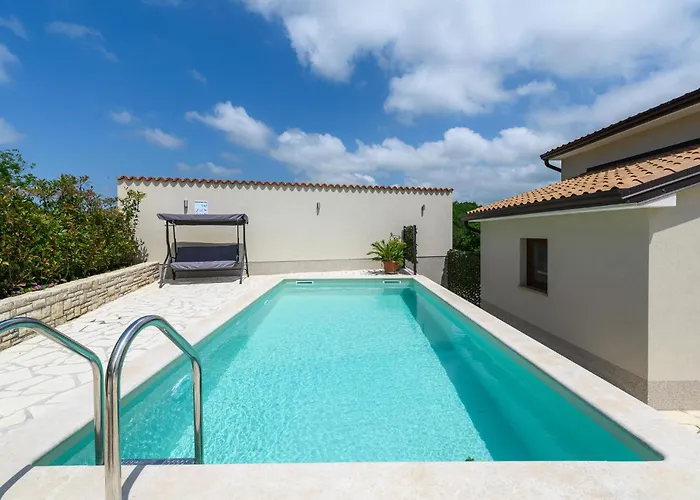 4 Bedroom Gorgeous In Ferienhaus